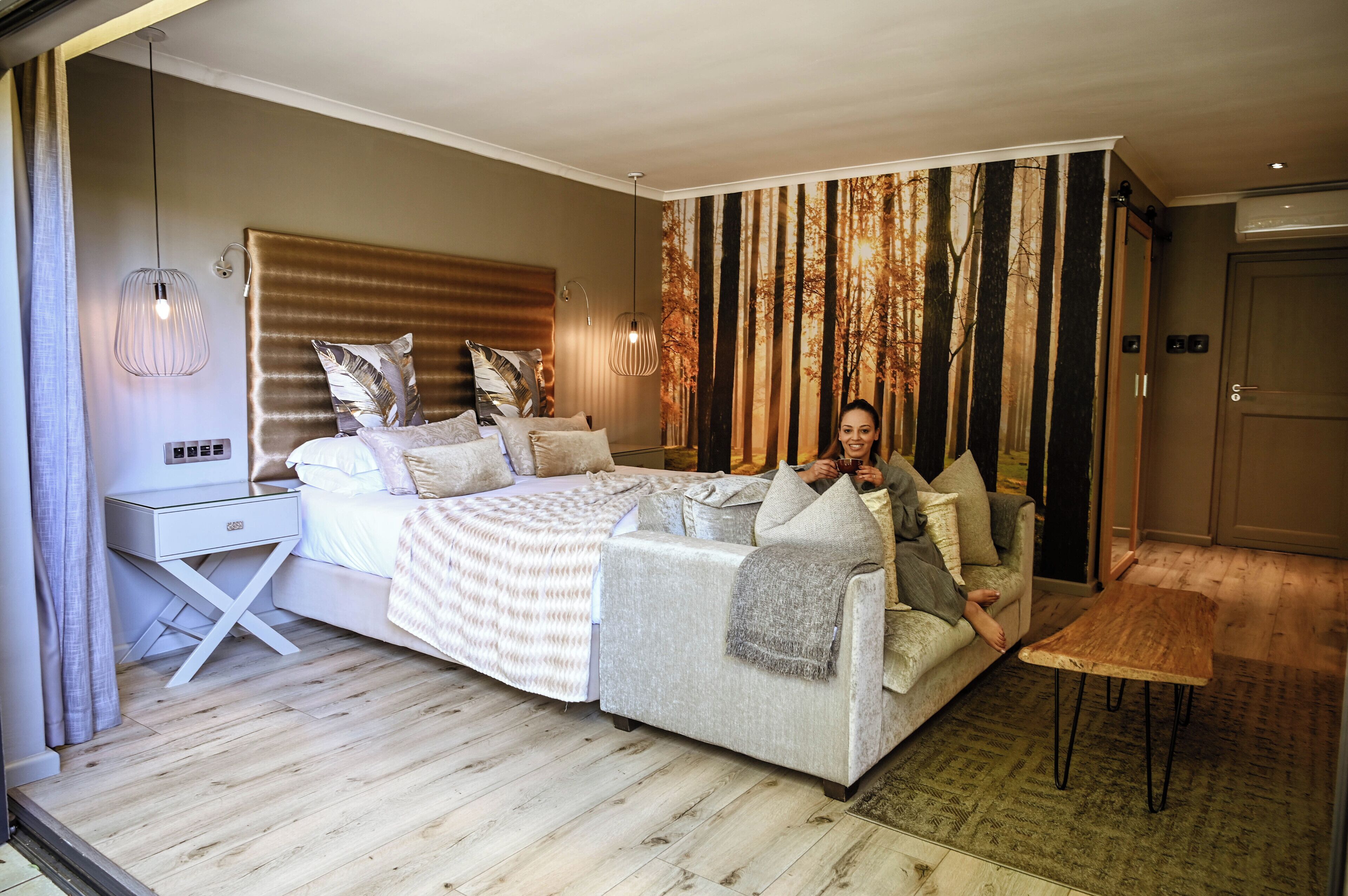 Superior suite, 1 kingsize bed, uitzicht op tuin | Luxe beddengoed, een minibar, een kluis op de kamer