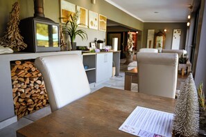 Couples treatment rooms, sauna, steam room, body treatments