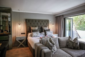 豪華套房, 1 張特大雙人床, 庭園景觀, 花園 | 高級寢具、迷你吧、客房內保險箱、獨特裝潢