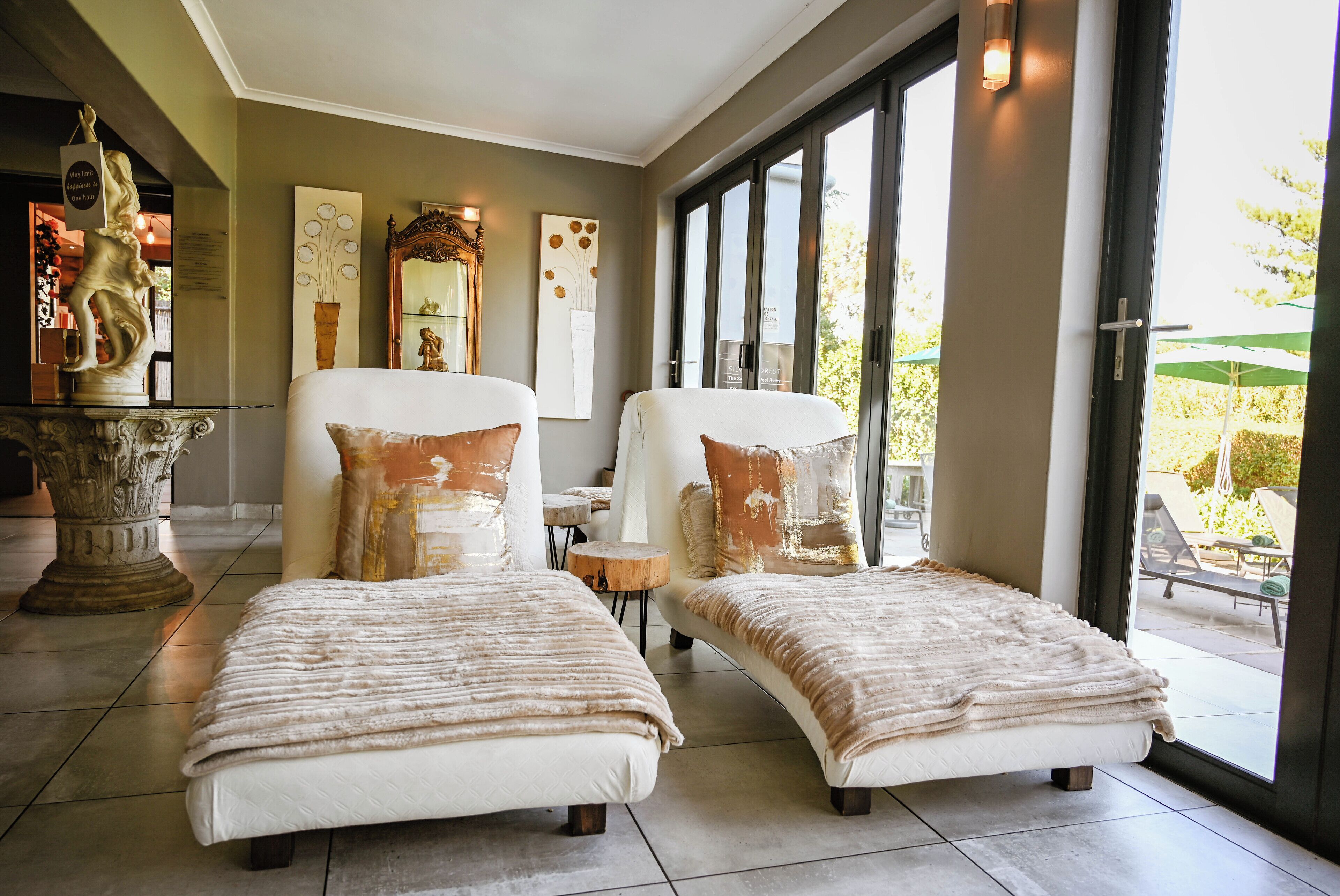 Couples treatment rooms, sauna, steam room, body treatments