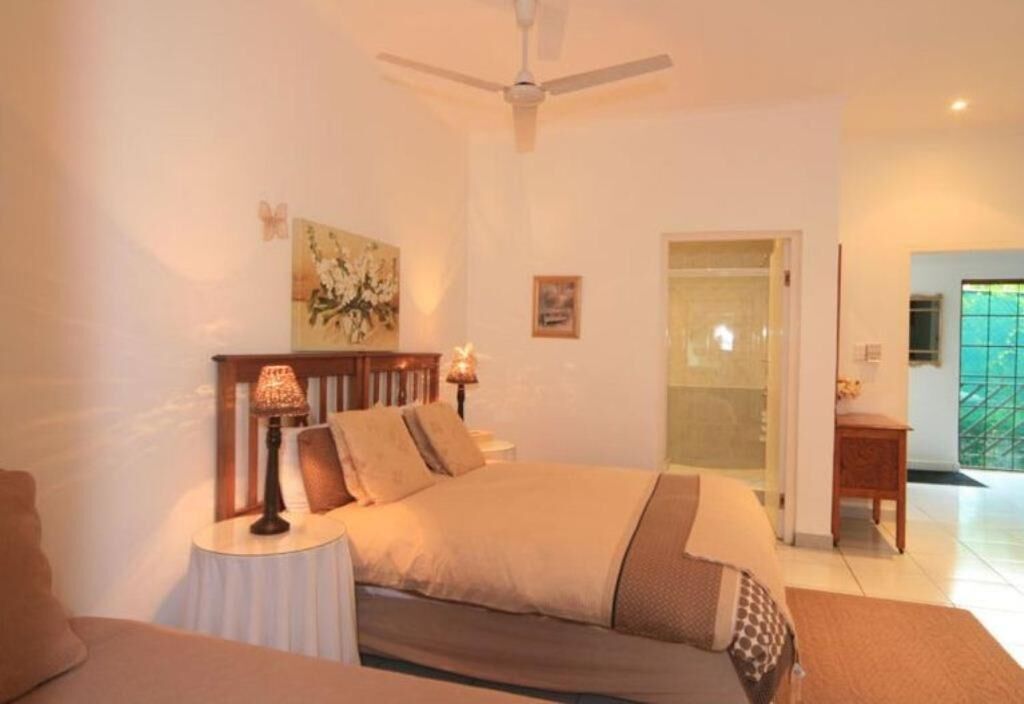 Quarto família, 1 quarto (Queen Bed  + Single Bed / Shower) | Cofres nos quartos, ferros/tábuas de passar roupa, berços (sobretaxa)