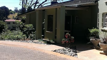 Entrada al alojamiento