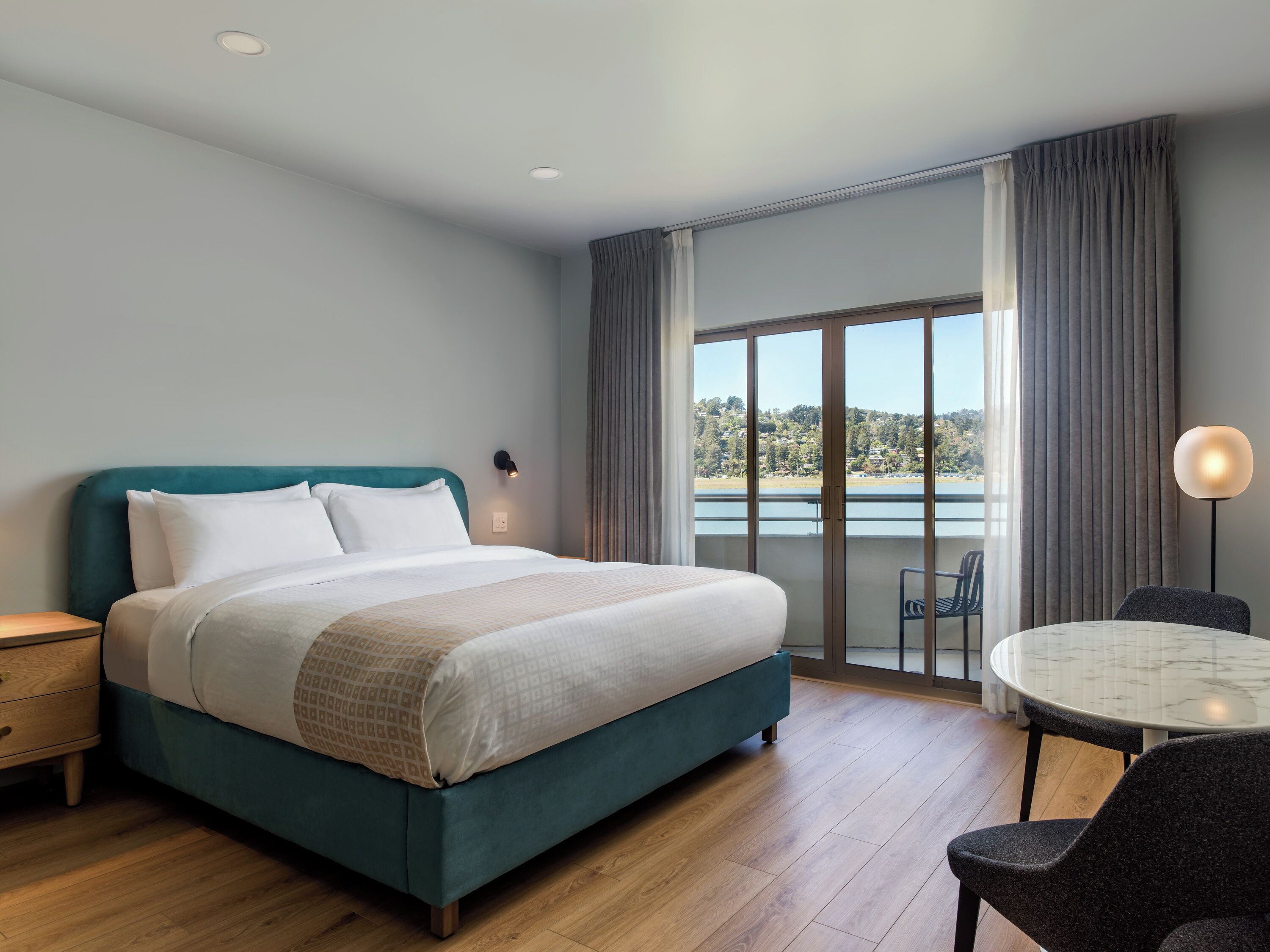 junior suite, 1 king bed with sofa bed (chaise bed) | in-room safe, desk, free wifi, bed sheets