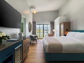 In-room safe, desk, free WiFi, bed sheets