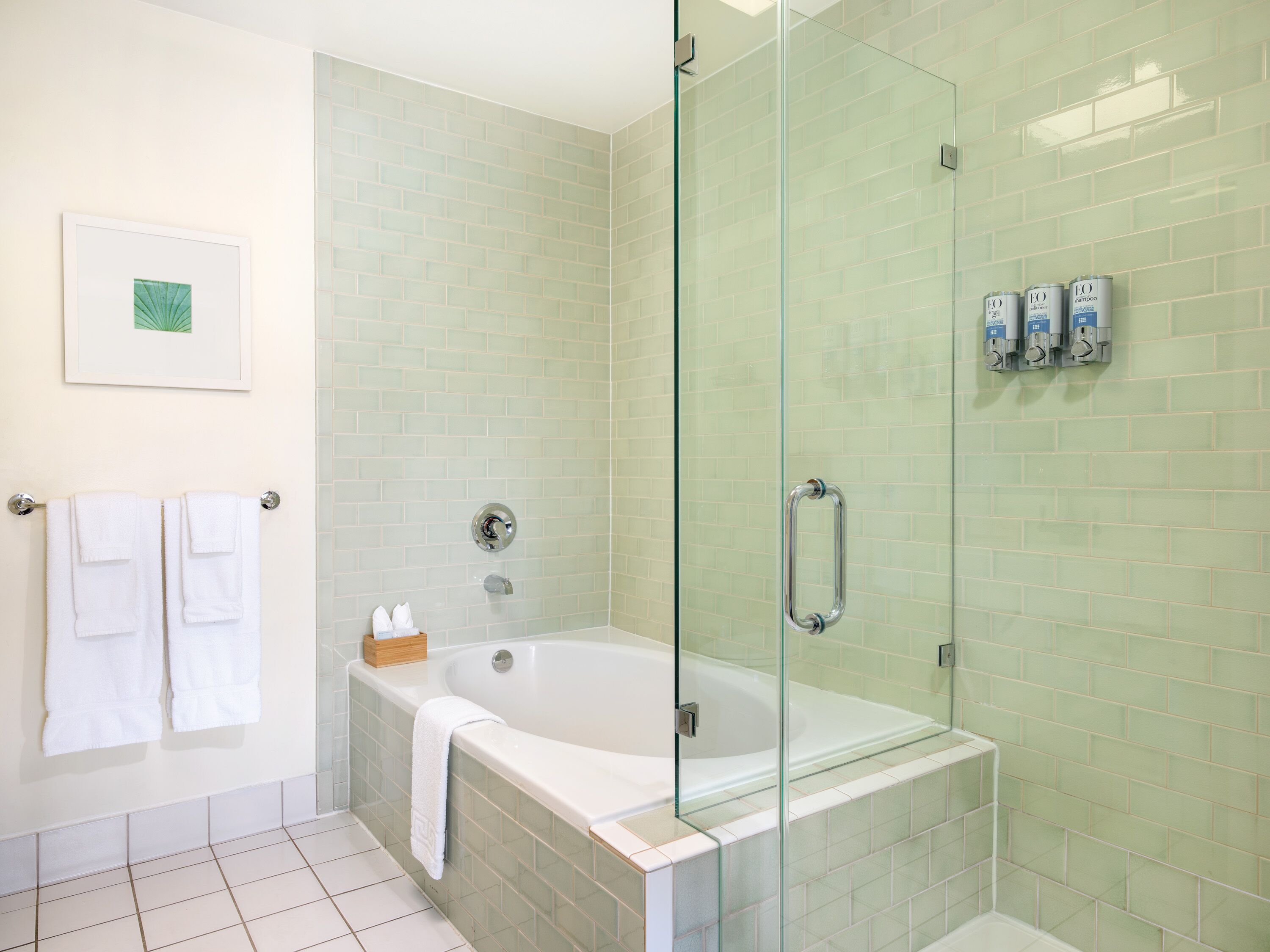 junior suite, 1 king bed with sofa bed (chaise bed) | bathroom | shower, towels