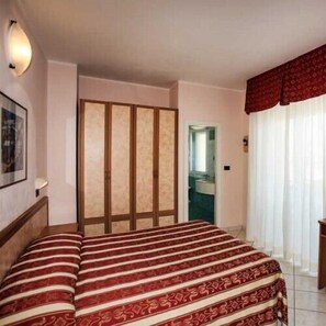 Standard Double Room - De Paris (Ravenna)
