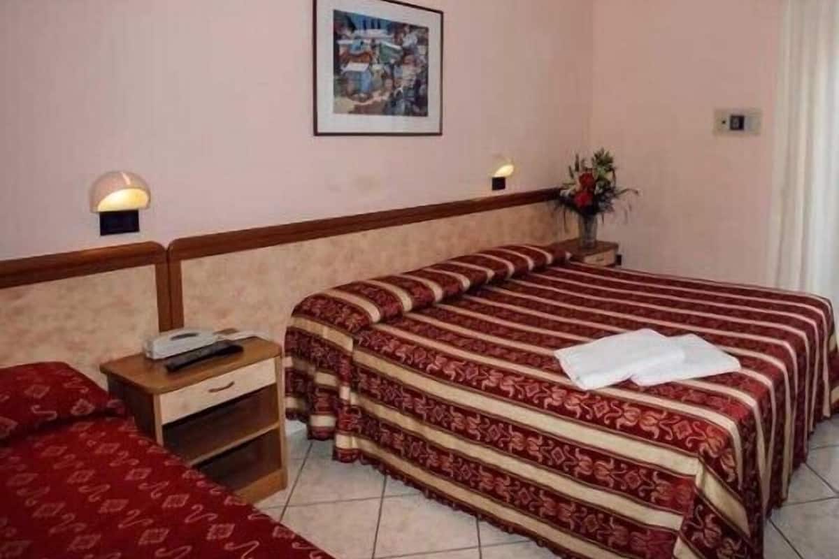 Standard-Dreibettzimmer