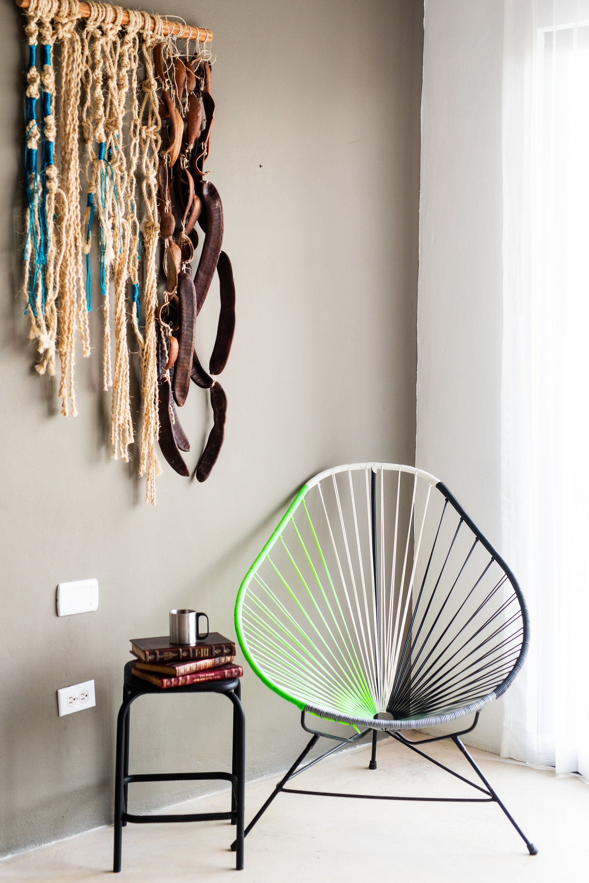 Suite junior, 1 habitación | Caja de seguridad en la habitación y tabla de planchar con plancha 