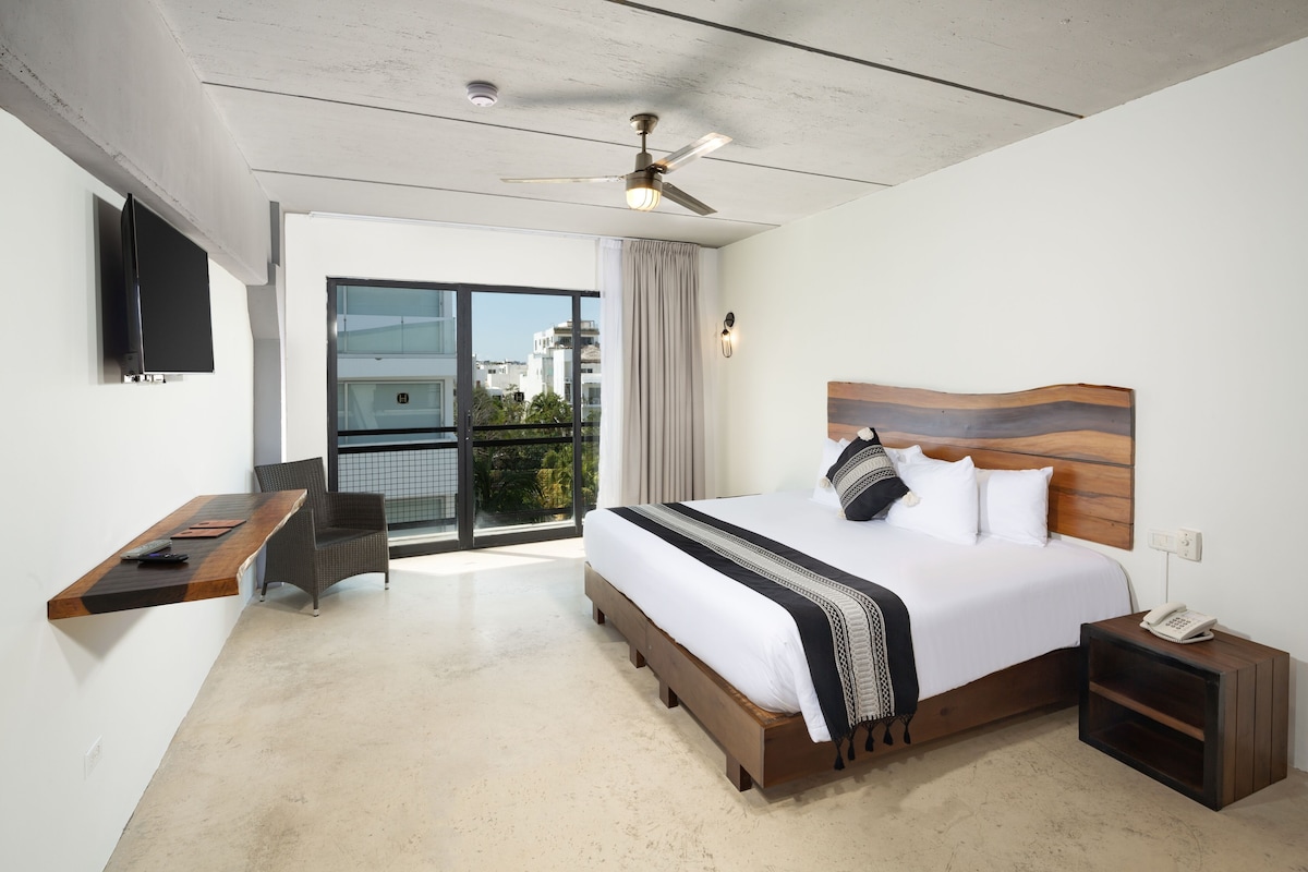 In-room safe, desk, iron/ironing board, free WiFi