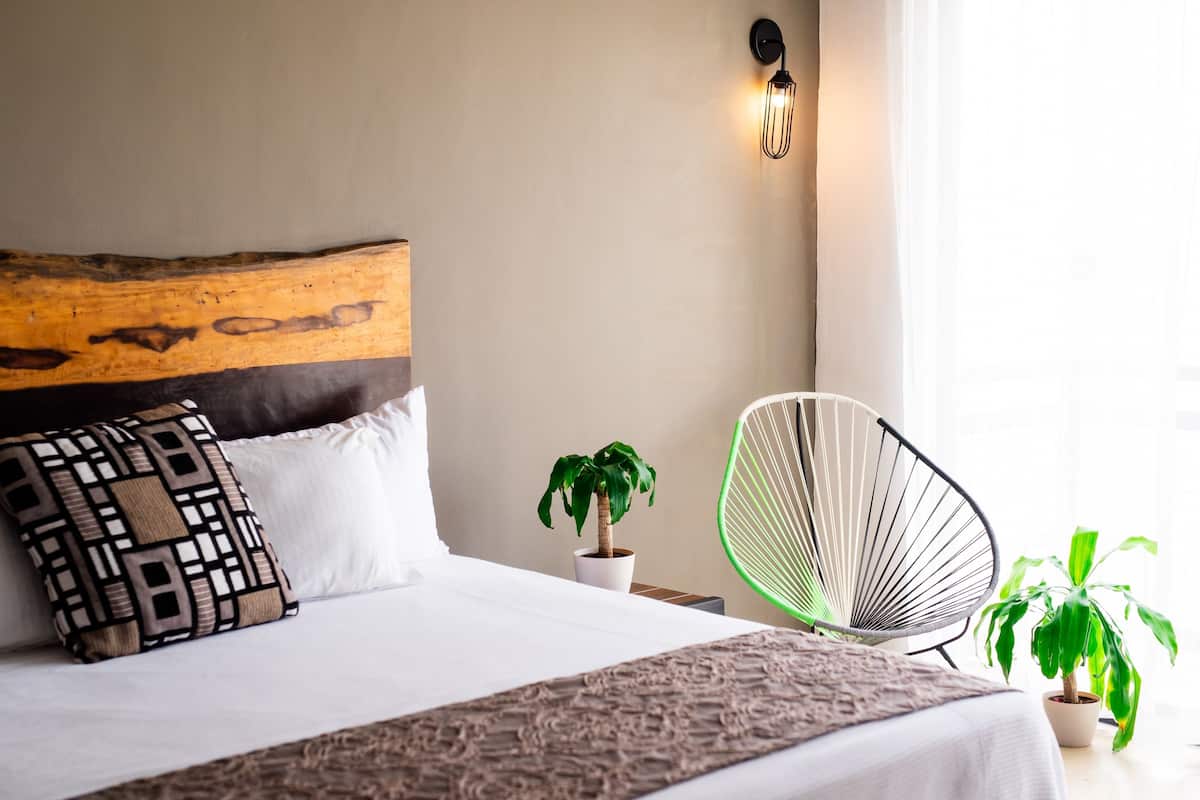 Standard Room, 1 King Bed