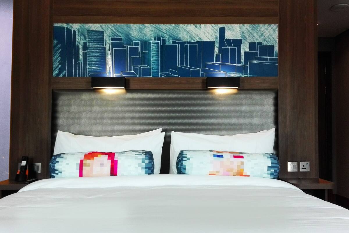 1 bedroom, in-room safe, desk, iron/ironing board