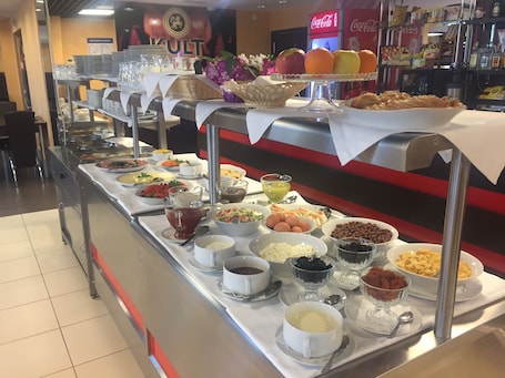 Daily buffet breakfast for a fee. Hotel Arena