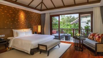 Deluxe Suite, 1 King Bed (Premium)