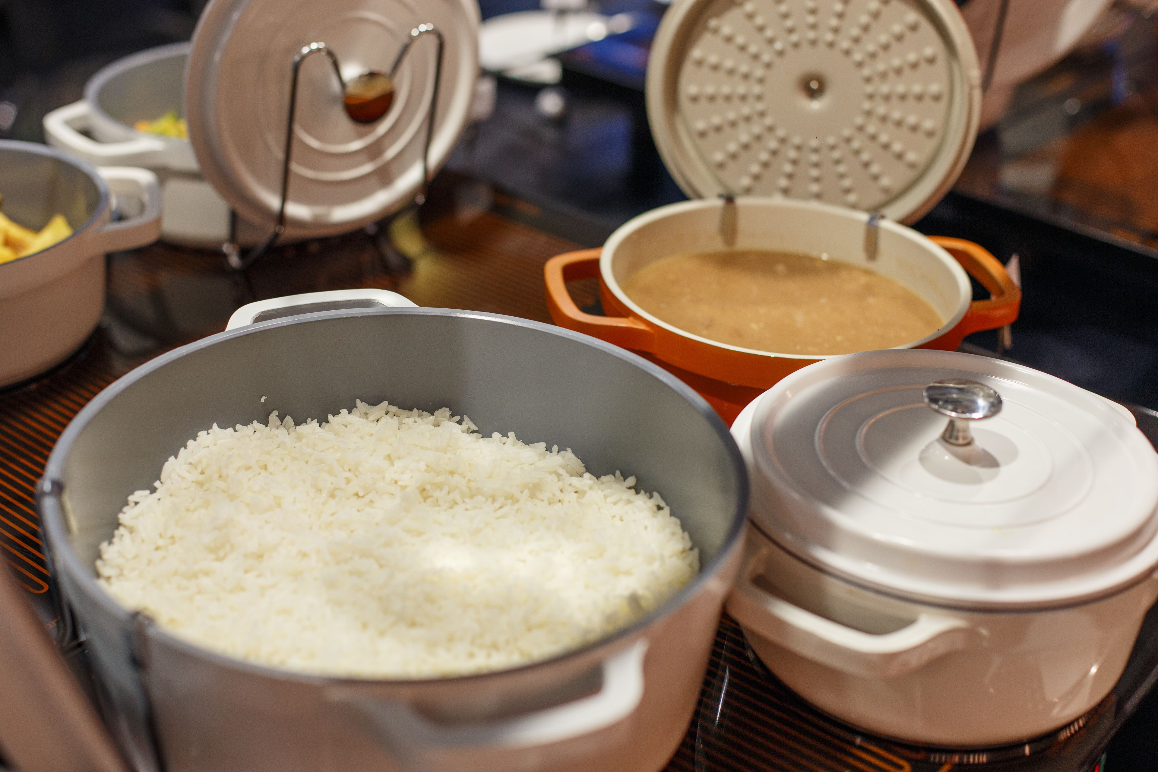 breakfast, lunch and dinner served