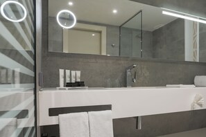 Junior Suite | Bathroom
