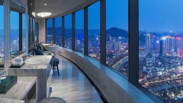 Suite Junior, 1 trÚs grand lit, vue fleuve | 1 chambre, literie de qualité supérieure, minibar
