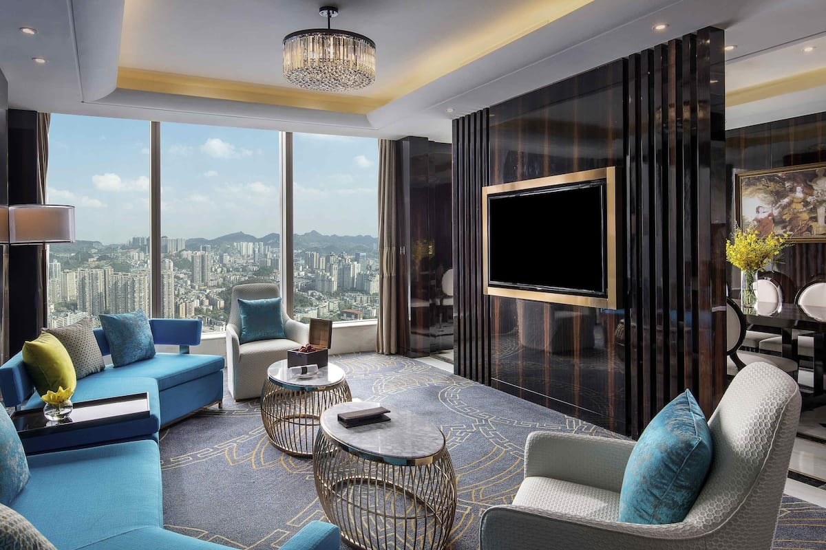 Club Suite, 1 King Bed, River View (Opera) | 1 bedroom, premium bedding, minibar, in-room safe