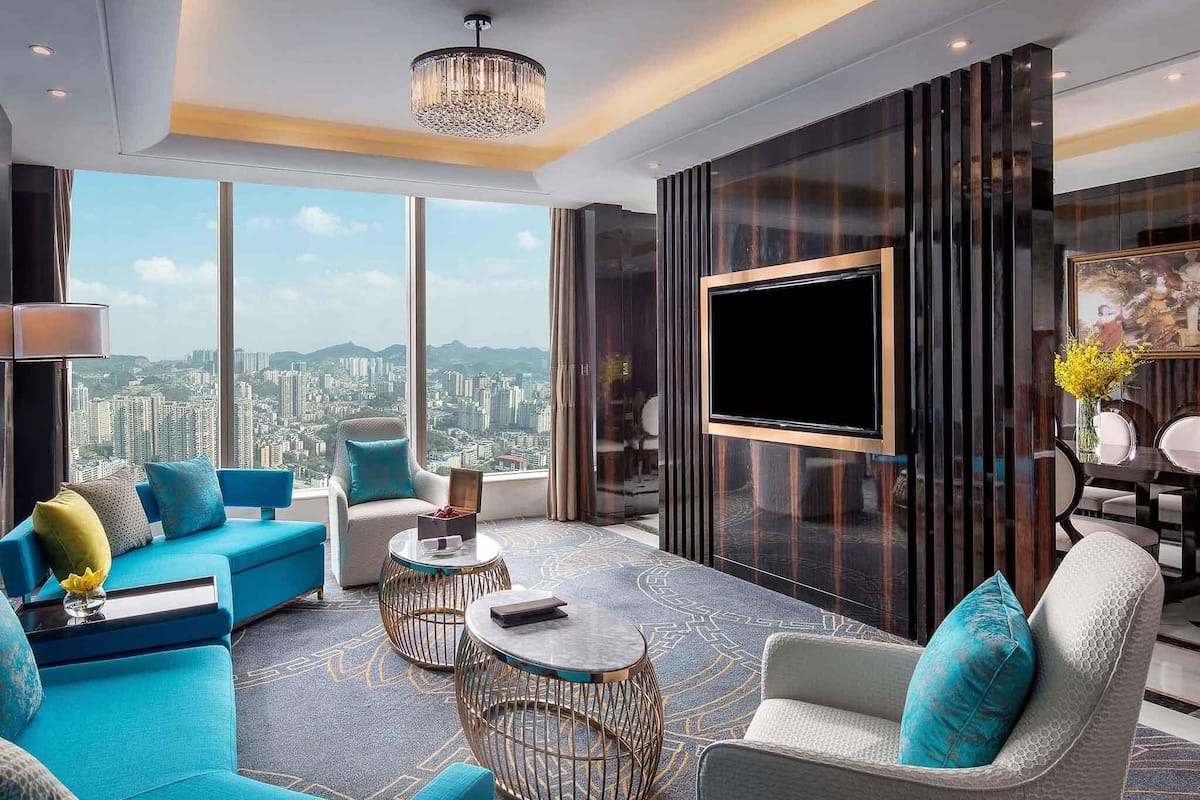 Suite Club, 1 llit de matrimoni gran, vistes al riu (Opera) | Roba de llit d'alta qualitat, minibar i caixa forta a l'habitació