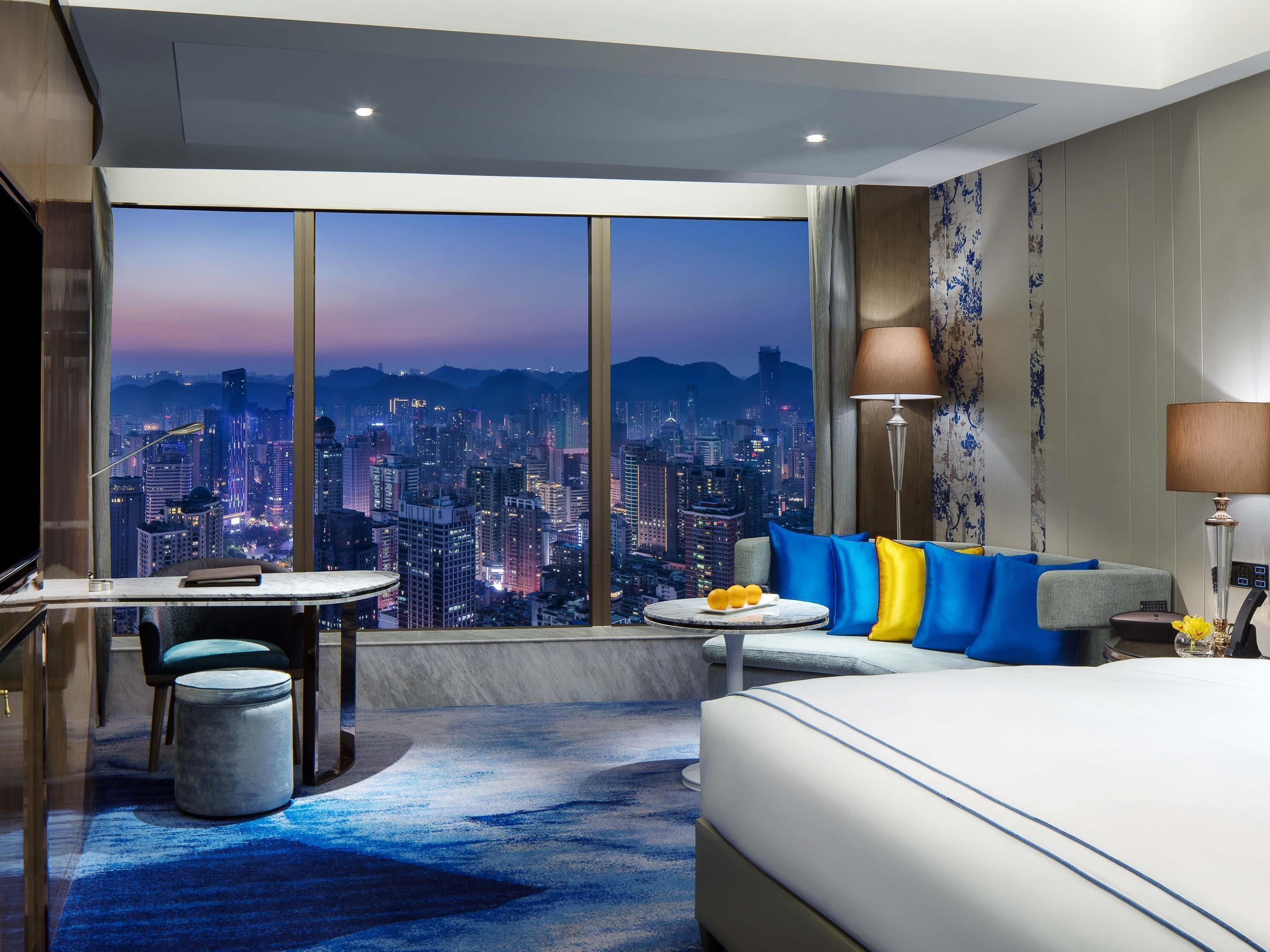 Luxury Room, 1 King Bed, River View | Premium bedding, minibar, in-room safe, desk