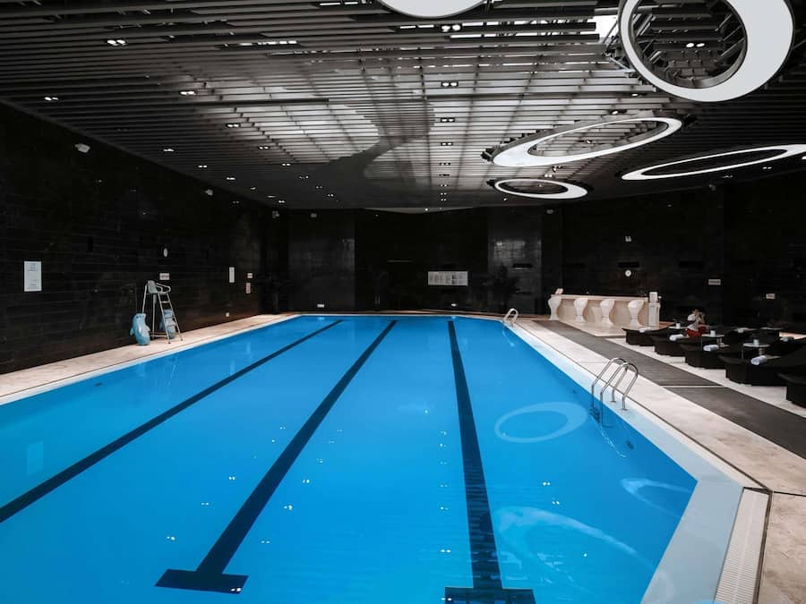 Una piscina techada