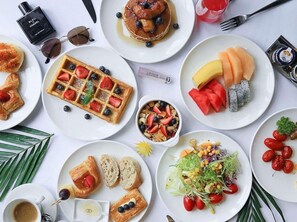 Daily buffet breakfast for a fee