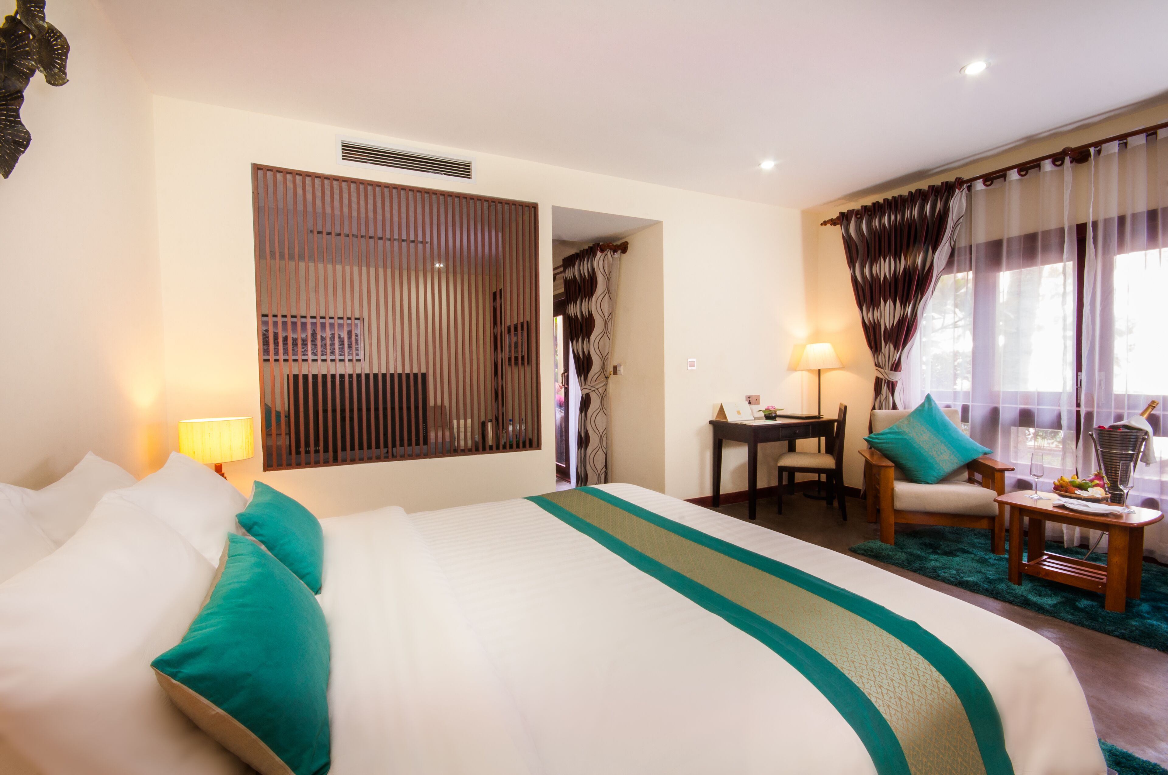 cabana spa suite - b&b | 1 bedroom, in-room safe, desk, blackout curtains