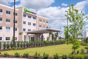 Exterior - Holiday Inn Express & Suites Tampa North - Wesley Chapel by IHG (Wesley Chapel)