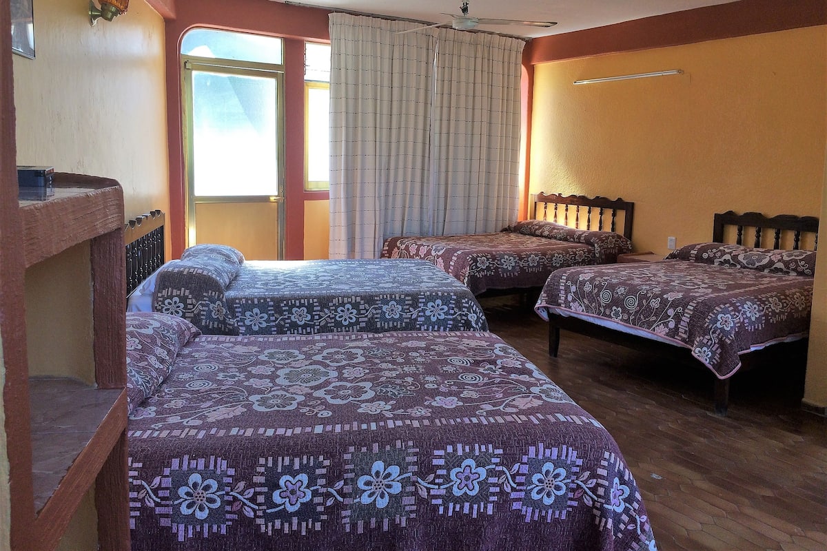 Family Quadruple Room, 1 Bedroom, Non Smoking | 1 bedroom, bed sheets