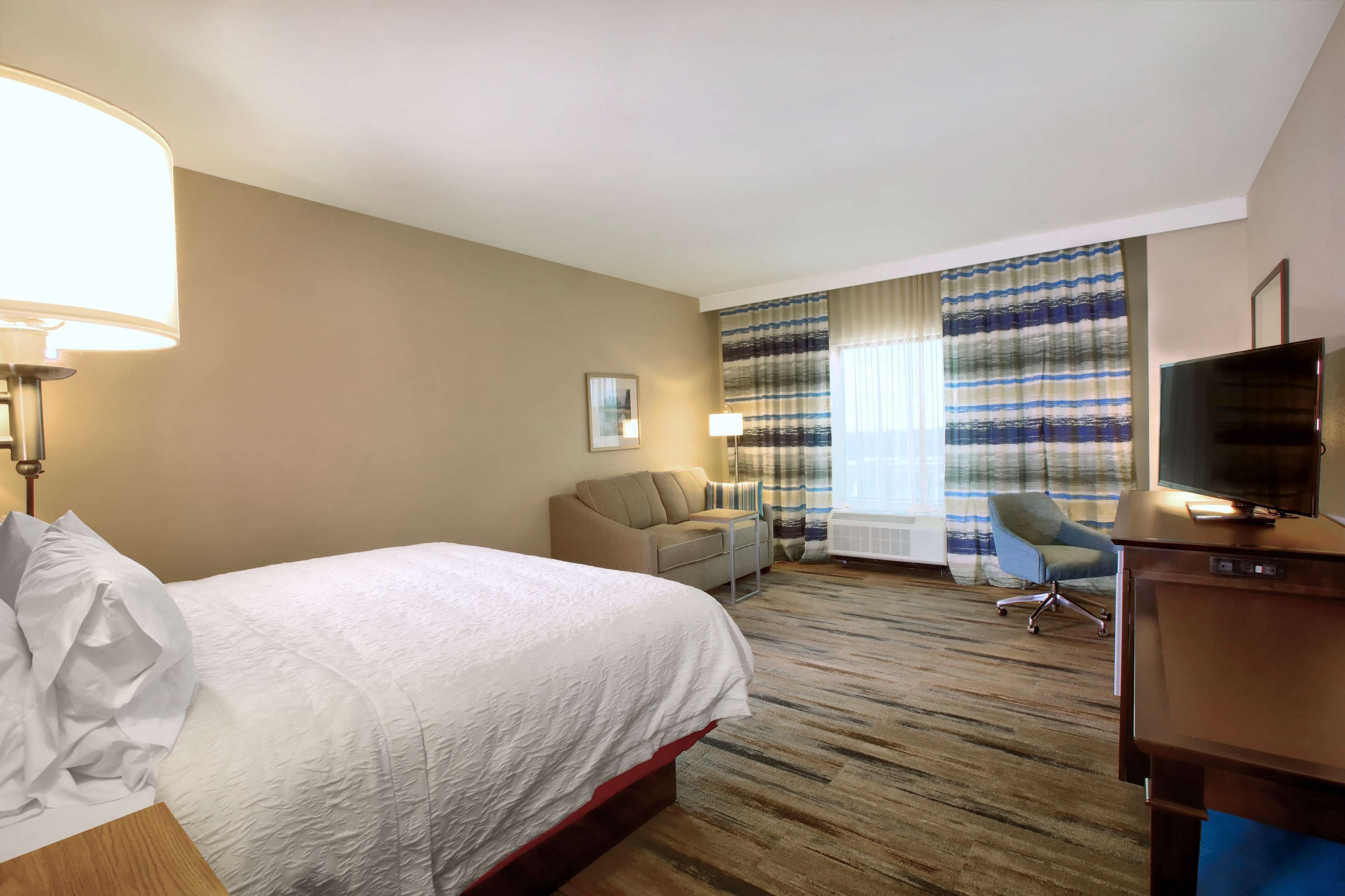 premium bedding, in-room safe, individually furnished, desk