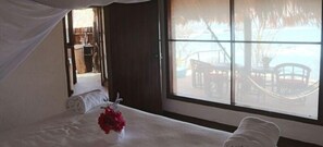 In-room safe, desk, free WiFi, bed sheets