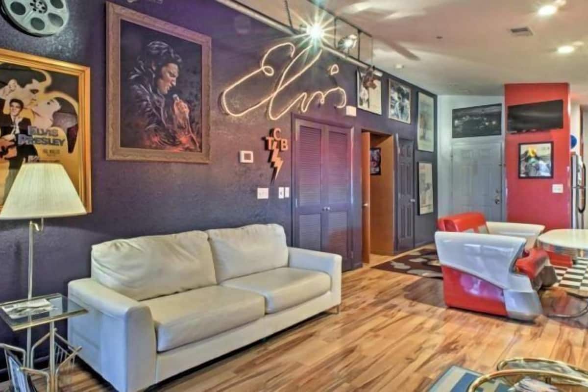 Deluxe Condo | Living area | 40-inch flat-screen TV with digital channels, TV, streaming services