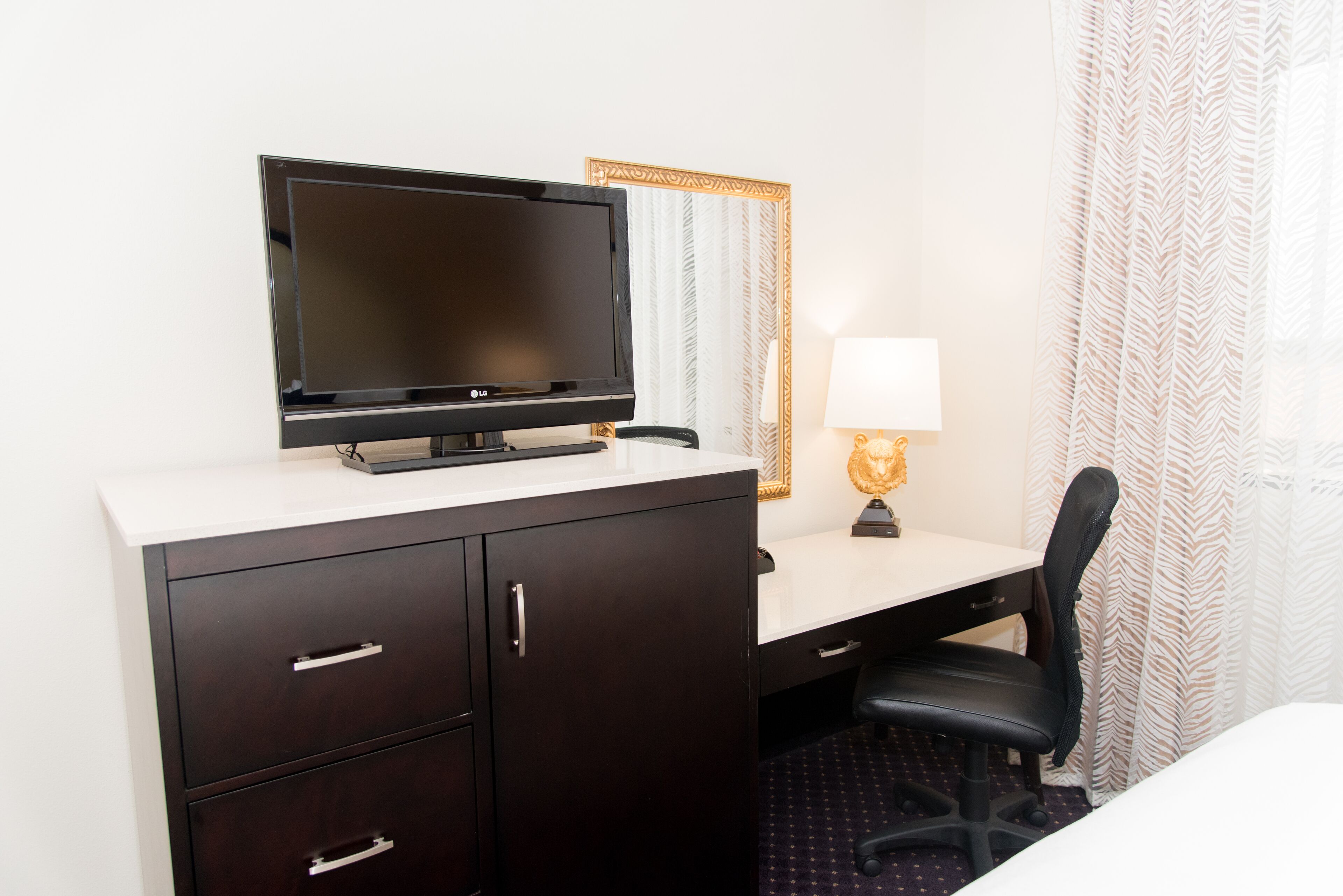 in-room safe, desk, laptop workspace, blackout curtains