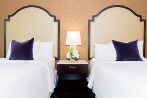 In-room safe, desk, laptop workspace, blackout drapes - The Cook Hotel and Conference Center at LSU (Baton Rouge)