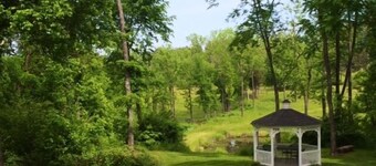 Maysville Manor Bed & Breakfast