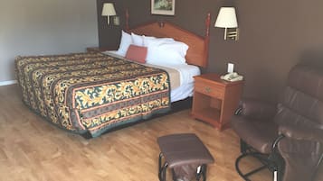 Desk, rollaway beds, free WiFi