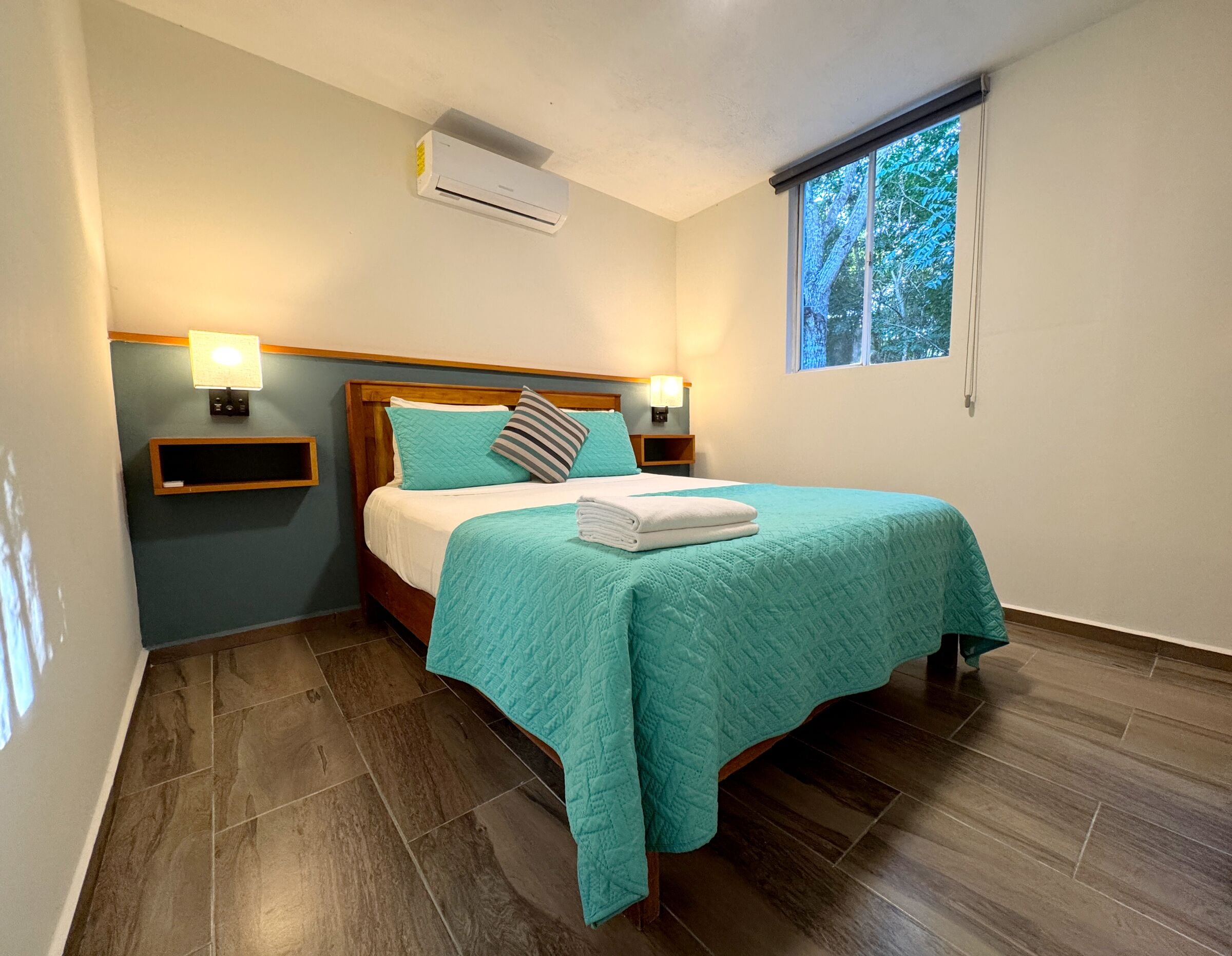 Couette en duvet d'oie, minibar, décoration personnalisée