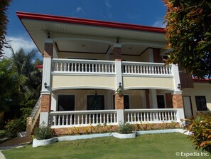 Front of property - Looc Garden Beach Resort (Argao)