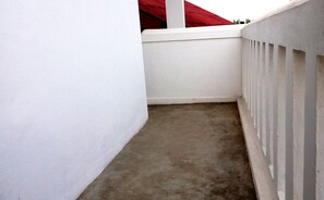 Serviced Apartment | Balcón