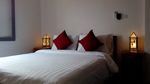 Serviced Apartment | 1 dormitorio, caja fuerte, escritorio y sistema de insonorización