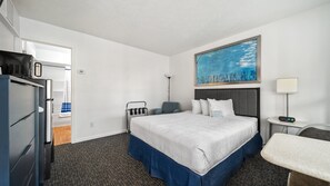 Standard Room, 1 Queen Bed (Upper Floor) | Free WiFi, bed sheets