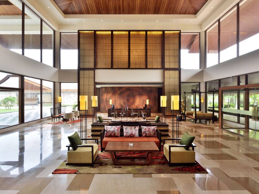 Lobby lounge