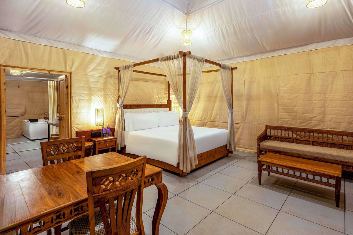 Presidential Tent | Premium bedding, minibar, in-room safe, desk