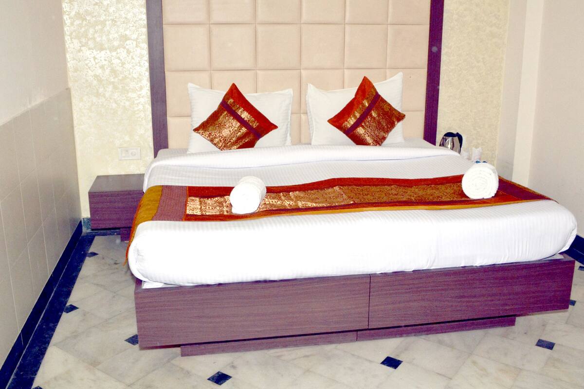 In-room safe, rollaway beds, free WiFi