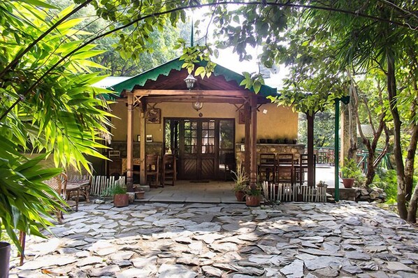Ngoại thất
