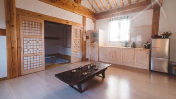 Traditional House (Big) | Living area | TV
