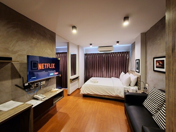 Studio Premium | Bàn, truy cập Internet không dây miễn phí