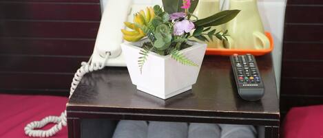 Comfort Family Room | In-room safe, iron/ironing board, free WiFi, bed sheets