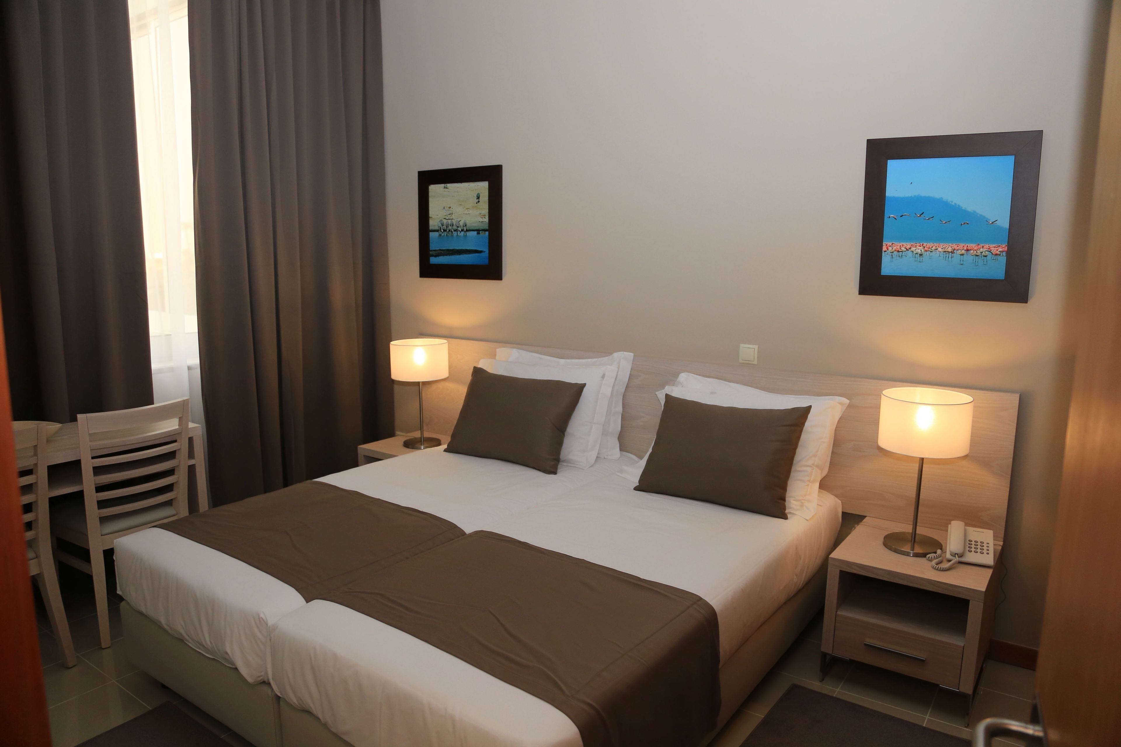 Chambre Standard | Coffres-forts dans les chambres, bureau, rideaux occultants