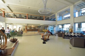 Lobby - Hotel Tavern Surigao (Surigao)