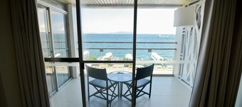 蘇里高小酒館飯店